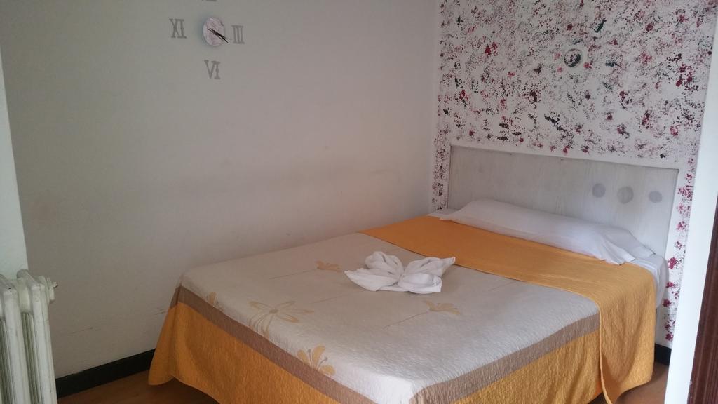 Hostal Lima Valladolid Exterior foto